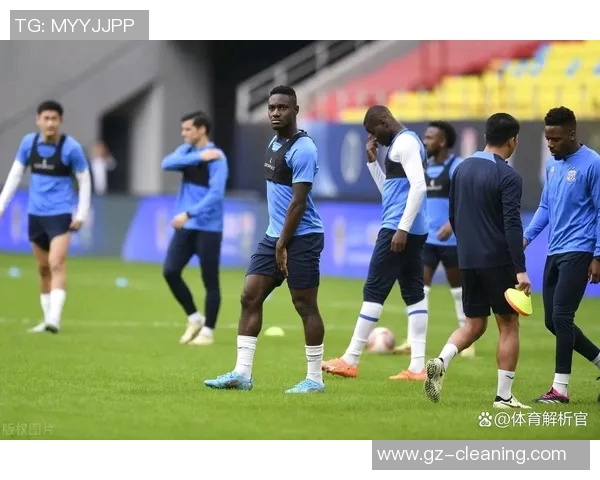 足球明星社交媒体账号遭黑客攻击引发粉丝热议与安全隐患关注